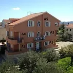 In With Balcony, Air Conditioning, Wifi
