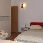 In With Balcony, Air Conditioning, Wifi アパート Sukošan