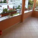 アパート In With Balcony, Air Conditioning, Wifi *
