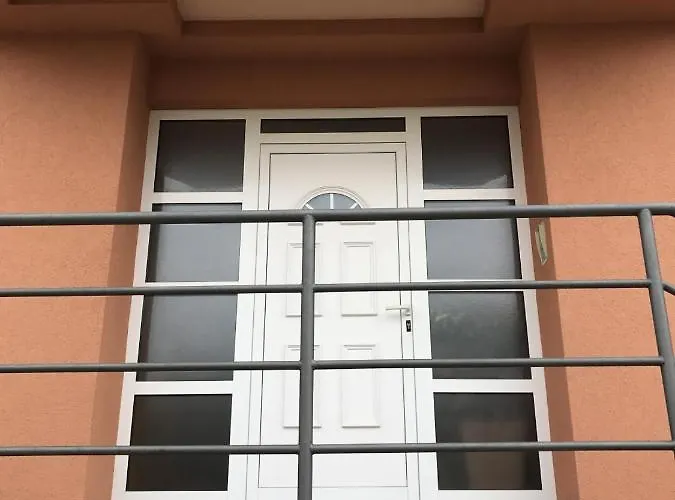In With Balcony, Air Conditioning, Wifi Appartement Sukošan