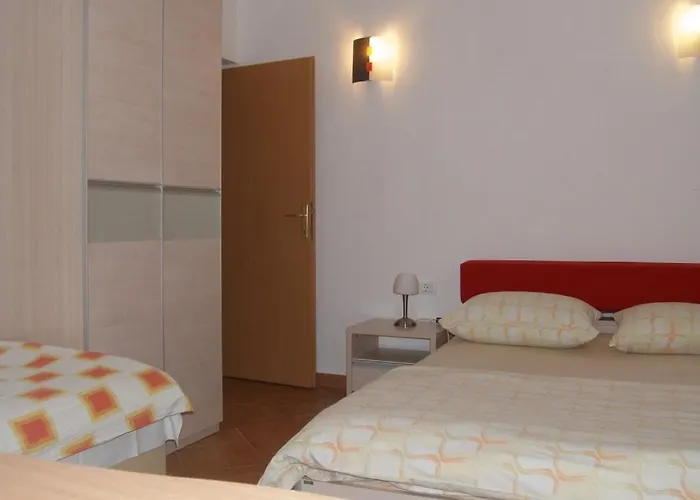 In With Balcony, Air Conditioning, Wifi Appartement Sukošan