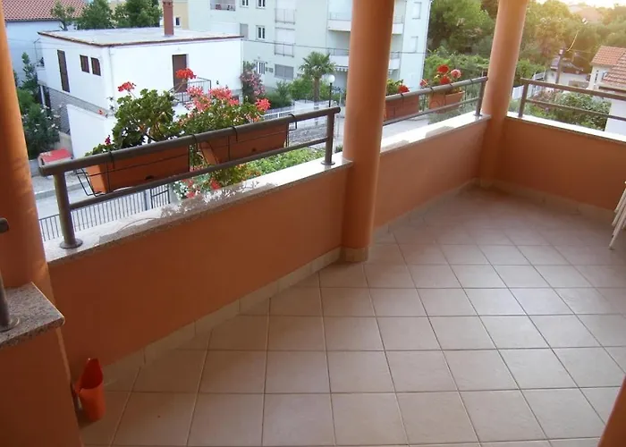 Appartement In With Balcony, Air Conditioning, Wifi *
