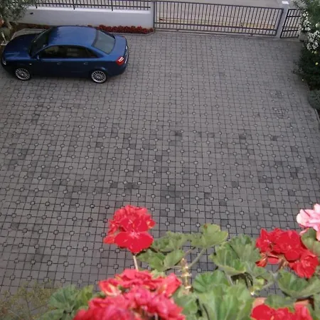 In With Balcony, Air Conditioning, Wifi