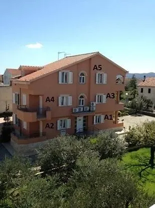 In With Balcony, Air Conditioning, Wifi