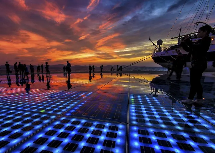 In With Balcony, Air Conditioning, Wifi Apartman Sukosan