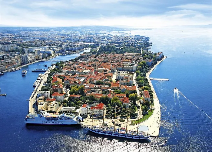 In With Balcony, Air Conditioning, Wifi *