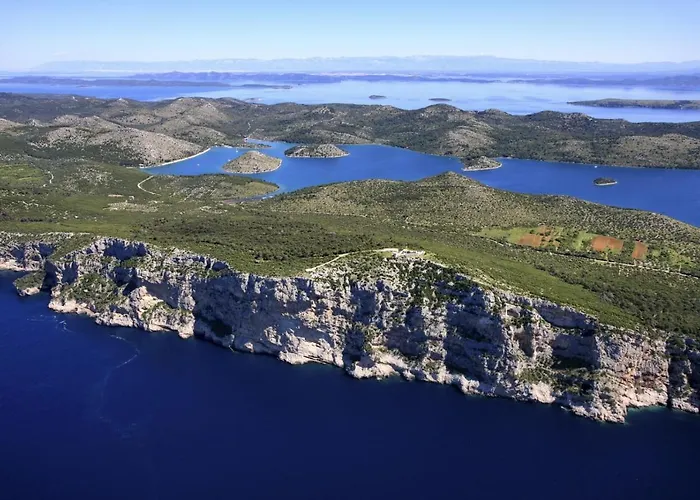 In With Balcony, Air Conditioning, Wifi