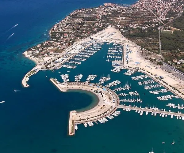 In With Balcony, Air Conditioning, Wifi Apartman *