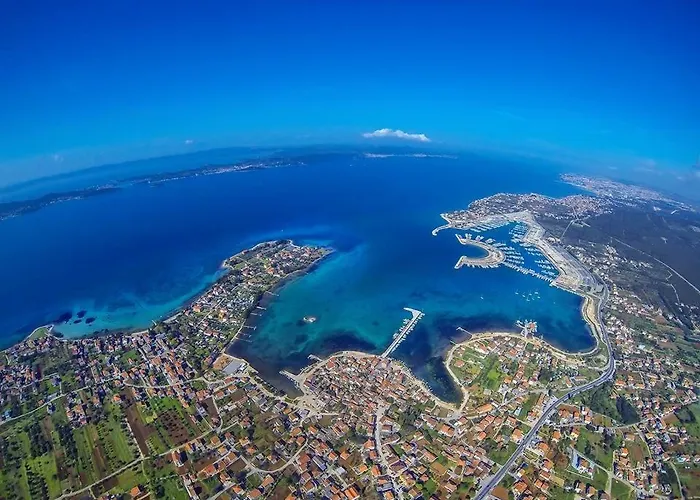 In With Balcony, Air Conditioning, Wifi Sukosan