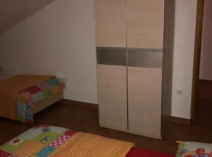 In With Balcony, Air Conditioning, Wifi Apartman *