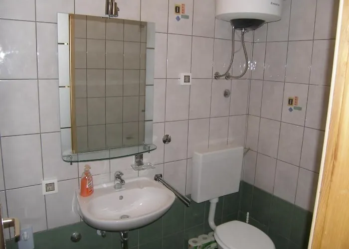 In With Balcony, Air Conditioning, Wifi Apartman