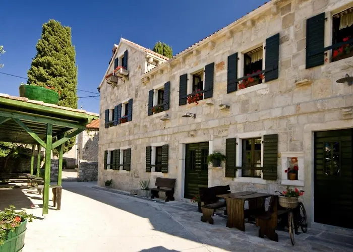 In With Balcony, Air Conditioning, Wifi Apartman