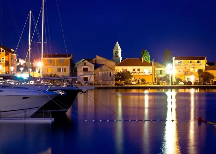 In With Balcony, Air Conditioning, Wifi * Sukosan