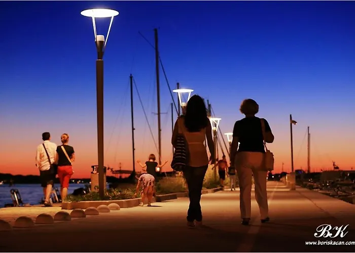 In With Balcony, Air Conditioning, Wifi Apartman Sukosan